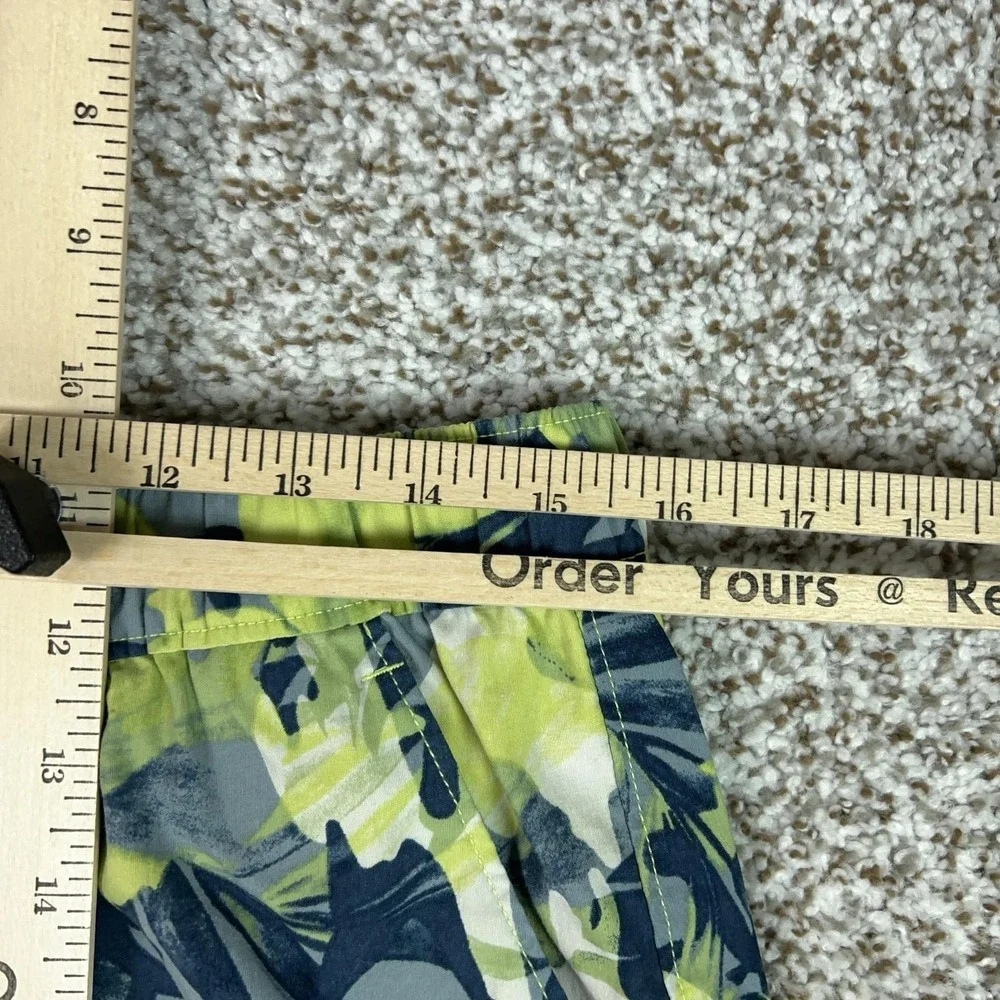 The North Face Swim Shorts Mens Medium Green Camo Unlined Drawstring Beach